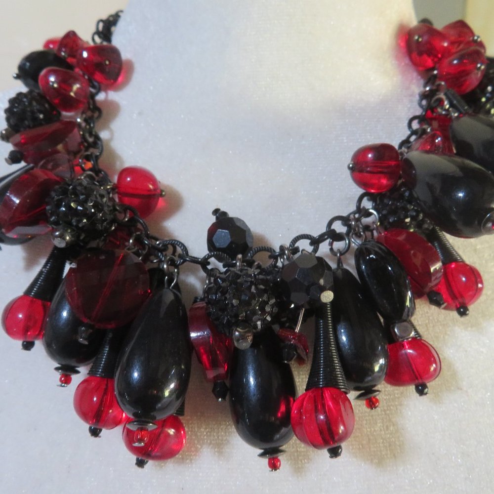 Lady's Black & Burgundy Necklace/Choker